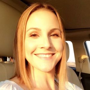 Meet your Posher, Elissa